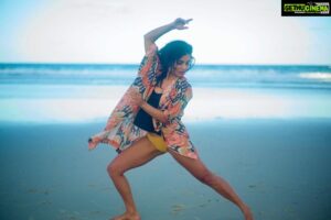Pallavi Sharda Instagram - This #internationalyogaday I hope to move, to feel lighter, freer, more open. It’s an everyday quest. But sometimes things get blocked along the way. When a trauma cycle takes over... breath becomes stuck, the body freezes. Movement and dhyaan have always brought me home. It’s time to go back. ❤️

📸 @rubybell