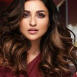 Parineeti Chopra Instagram - Here’s every reason to #StyleFearlessly when you have @bajajalmonddrops that reduces hair fall by 2X and provides nourishment to your tresses. So mirror, mirror on the wall, want to see the magic of 2X less hair fall? It’s undoubtedly daring hairstyles! #BajajAlmondDrops #2XLessHairfall #NewCampaign #HairfallControl #Hairstyling #Ad #Collaboration