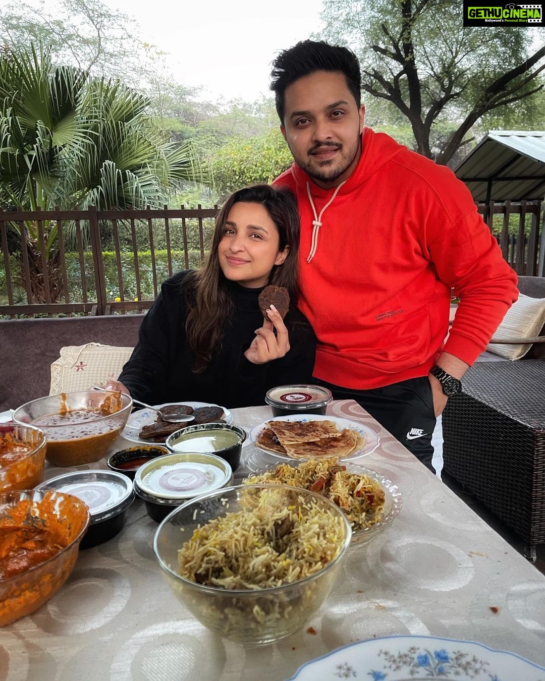 Parineeti Chopra Instagram - We grew up eating the best punjabi food and were never satisfied at any restaurant. The dal wasn’t makhni enough, the butter chicken was too sweet , and the food was just plain oily and tasteless. Sahaj decided it was time to create that taste we were constantly looking for. Just. Yummy. Food. WELL, IT’S HERE. @theolddelhi OMG - I am so proud of you for creating this MASTERPIECE. And masterpiece is an understatement .. The dal melts in your mouth, the biryani is spicy and yummy you can’t figure it out! The paneer is so soft you don’t have to chew. And my family was freaking out at the non-veg kebas and chicken and basically ate nothing else for 3 days. It makes me emotional. Guys - Tis’ the season to eat in bed so order from Zomato or Swiggy and get it straight in your warm razais 🤣 @theolddelhi @zomato @swiggyindia @thisissahajchopra #Faridabad