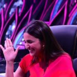 Parineeti Chopra Instagram – Bahar se confident. Andar se nervous.

#Hunarbaaz – Desh Ki Shaan 
@colorstv @karanjohar @mithunchakrabortyofficial @bharti.laughterqueen @haarshlimbachiyaa30