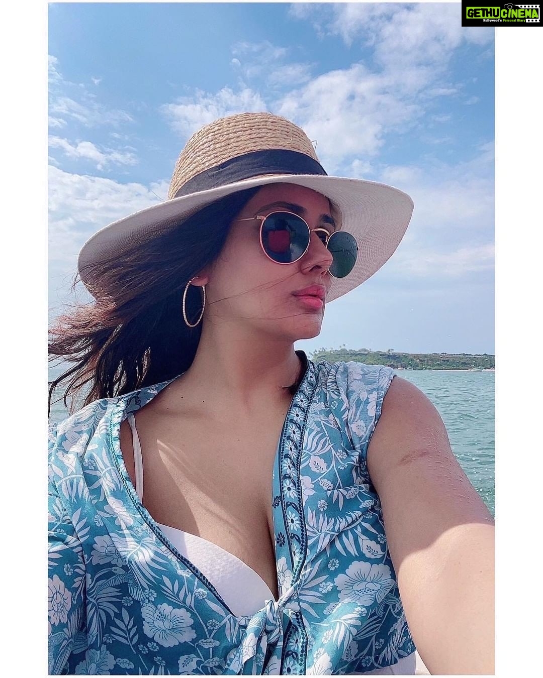 Parul Yadav Instagram - Dressed in colours borrowed from the sea π #OOTD #GoaDiaries #PYTravels #TravelDiaries #Goa #GirlsTrip #GirlsOnVacation #LoveToTravel #Wanderlust #Sand #Travelling #GoaSelfies #VacationMode #BeautifulGirls #BeautifulDestinations #Sunshine #MyLife #EnjoyTheMoment #LoveYourself #Smile #Happy #SaturdayVibes #SaturdayMood #GirlsTrip #MiniVacay #SandalwoodActor #Kannadathi #KannadaActoress #KannadaLove #KannadaHeroine
