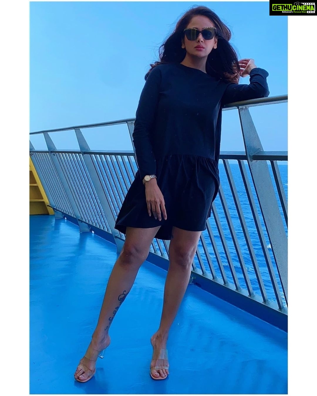 Parul Yadav Instagram - Carpe diem! Or maybe just seize the rails and hang on when the sea gets rough!! #Yelo 🛳: @fredolsenexpress #PYTravels #TravelDiaries #GranCanaria #Tenerife #CanaryIslands #Spain #TravelLife #ShipLife #OnBoard #WildAndFree #FredOlsenExpress #WednesdayPost #WednesdayMood #AtlanticOcean #OceanLovers #Happiness #OnBoardLife #SantaCruzdeTenerife #Travel #Love #Grateful #AroundTheOcean #PuertoDeLasNieves #GirlOnVacation #ForeverTraveler #SandalwoodActress #Kannadathi #KannadaHeroine #NammaKannada Gran Canaria, Spain