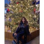 Parul Yadav Instagram – Gratitude glow ✨💫 hope you’ll have a very merry and holly jolly Xmas! 🎄 #MerryAndBright #HappyHolidays #StaySafe 

#PYStyleFile #PYTravels #TravelDiaries #London #LondonDairies #VacationModeOn #GirlOnAVacation #Travel #LoveTravel #ChristmasDecorations #ChristmasTree #Kannadathi #KannadaActoress #KannadaHeroine #ItsChristmas #GettingIntoTheChristmasSpirit #LondonChristmas #SandalwoodAdda #SandalwoodActress #OOTD #SaturdayMood #MerryChristmas #Xmas #ChristmasMood #ChristmasLovers London, United Kingdom