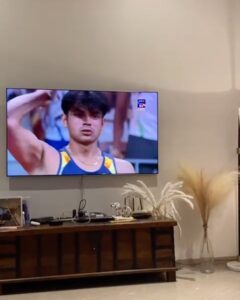 Parul Yadav Instagram - The soul of our nation finds utterance.. thank you @neeraj____chopra for enriching a billion lives. First ever #Olympic2020 #Gold #JavelinThrow #GoForGold #Tokyo2020 #TokyoOlympics2020 #Cheer4India #IndianGoldenHopes #NeerajChopra