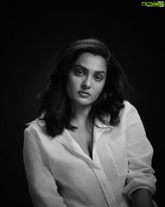 Parvathy Instagram - Midsummer moon 🌚

▪️ @shafishakkeer
▪️ @jineeshchandraboss 
▪️ @styledbysmiji 
▪️ @shiva_makeover 
▪️ @rich_look_makeovers