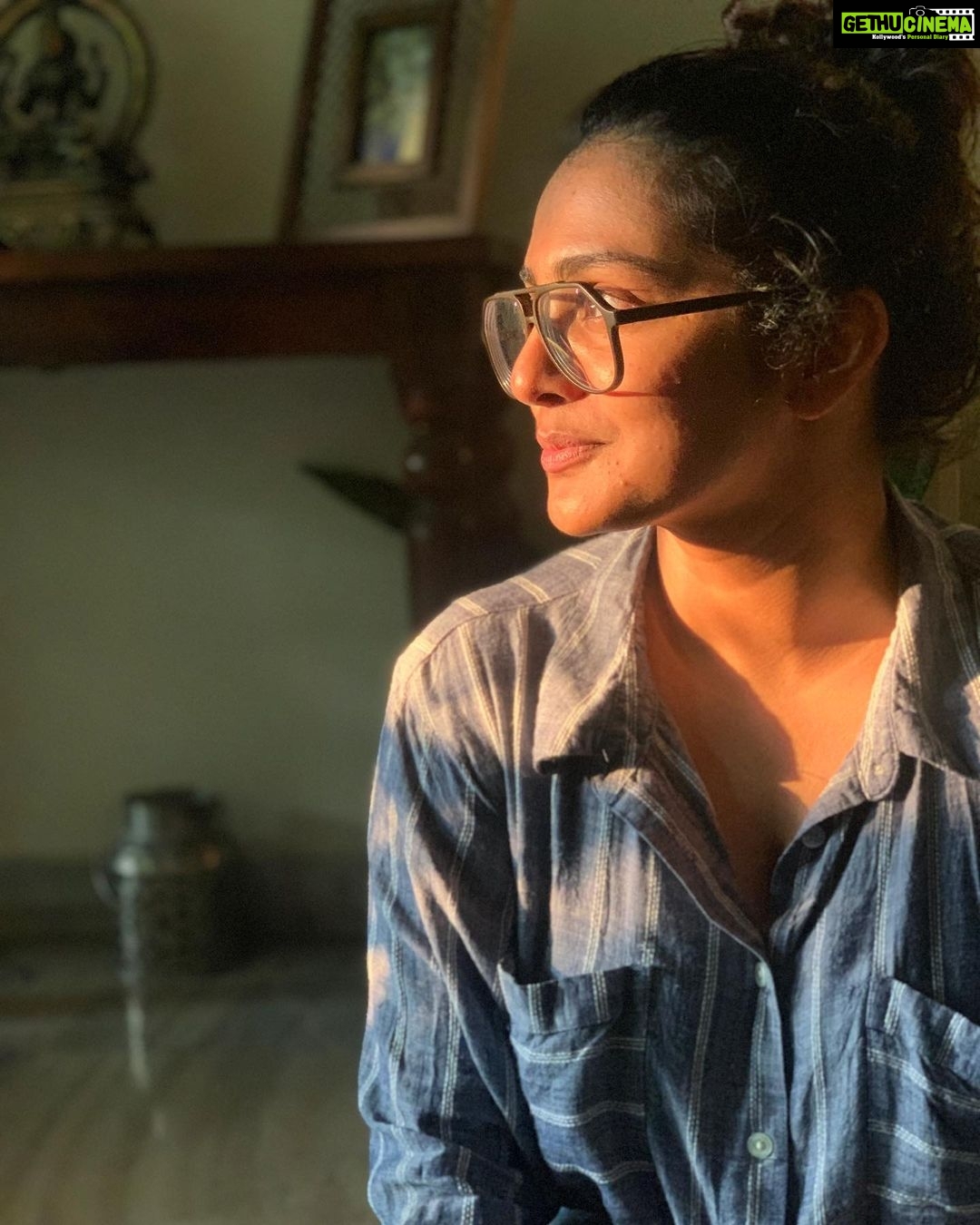 Parvathy Instagram - The way you seep and spread deep within, melancholia just doesn’t stand a chance.. You have never failed to find me, stop me in my footsteps or entangled thoughts; to remind me how beautiful it is to be breathing still. Thank you, ☀️! I love you! #LittleBigThings #ANoteToTheSun 📸 @motheroftheoddsquad ✨