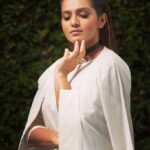 Parvathy Instagram - The Girl with the Bow-tie must pose but ooooo!! a smol hair on the chin! 🦔 #canfeelem #favtimepass #normalizenormalbodies 📸 @shaheenthahaphotography 👗 @roukabysreejithjeevan 💅🏾 @samson_lei 🗞 @ritzmagazine