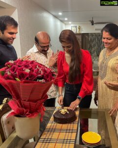 Parvathy Omanakuttan Instagram - When I thought of making myself a birthday cake I had to make something special. Since one of my favourite chocolates is Ferrero Rocher and I can eat quite a few in one sitting; I decided to make a big cake with all the elements of my fav chocolate in it. 
I love eating and I absolutely enjoy the process of making my food exactly the way I imagine it. 
Thank you Ella for inspiring me with your recipe @homecookingadventure. I tweaked it a bit with whatever ingredients I had access to.
Although I have made one earlier for my nephew’s birthday I didn’t have the chance to enjoy it to the fullest, this one was to compensate for what I missed. 
The end result was pure sin but totally worth it 😋 #paroeats #foreverfoodie #foodieforlife #ferrerorocher #ferrerorochercake #hazelnutspread #nutella #modelwholovesfood #missindia #missworld #cheflife #chocolate #meringue