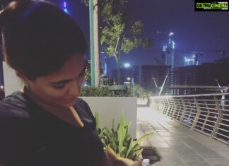 Parvathy Omanakuttan Instagram - It has been exactly four months since I came into Dubai (landed here on my birthday 🎂 13th March 2020). As much as I have missed my family & friends back home, their health and well-being is what has kept me going. In a city where I haven’t stayed for more than a few days, I never thought I would spend so much time. @dubai has been an Absolute Blessing the last four months where I got to spend so much of quality time with my beau 🥰 and make some amazing new friends. Dubai also gave me the opportunity to learn so many more things and make me realise I can do so much more. Thank you @jwmarriottmarquisdubai for being our home away from home during this time 🙂 I also made some new four legged friends in the most beautiful way. This little guy here , we named Ginger. He is The most handsome cat with the most charming personality in the area. 🐈 We feed a few other cats in the neighbourhood when we go for our evening walks, but Ginger is our favourite 🥰 He walked up to me the other day and plonked himself in my lap and started purring. I was so overwhelmed that I had tears in my eyes. It takes a lot of trust for stray animals especially cats to warm up to this level with any humans. I have seen cats walking upto people and rubbing themselves against your legs but Ginger took me by surprise. These little moments give me joy, hope and love to treasure for life! 🥰😇 #gingercat #dubailife #hope #love #joy #lifeisagift (P.S. I don’t have my mask 😷 on, in the pic because we were taking a short break after our exhausting run 🏃‍♀️. Please don’t be irresponsible 🙏 Wear your masks when you step out) Dubai, United Arab Emirates
