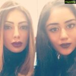 Parvati Melton Instagram - Twinning 🎭🖤👯🖤🎭@paroana #twining #slay #picoftheday #bestofday #sister #sisters #sistergoals #bff #bffgoals #mybaby #lovethisgirl #tweegram #tflers #makeup #instafollow #beauty #redlips #lipstick #hudabeauty #kyliecosmetics #eyeliner #wingedeyeliner #instamood #eyebrows #eyebrowsonfleek #followforfollow #follow4follow #fashion #fashionista #selfie