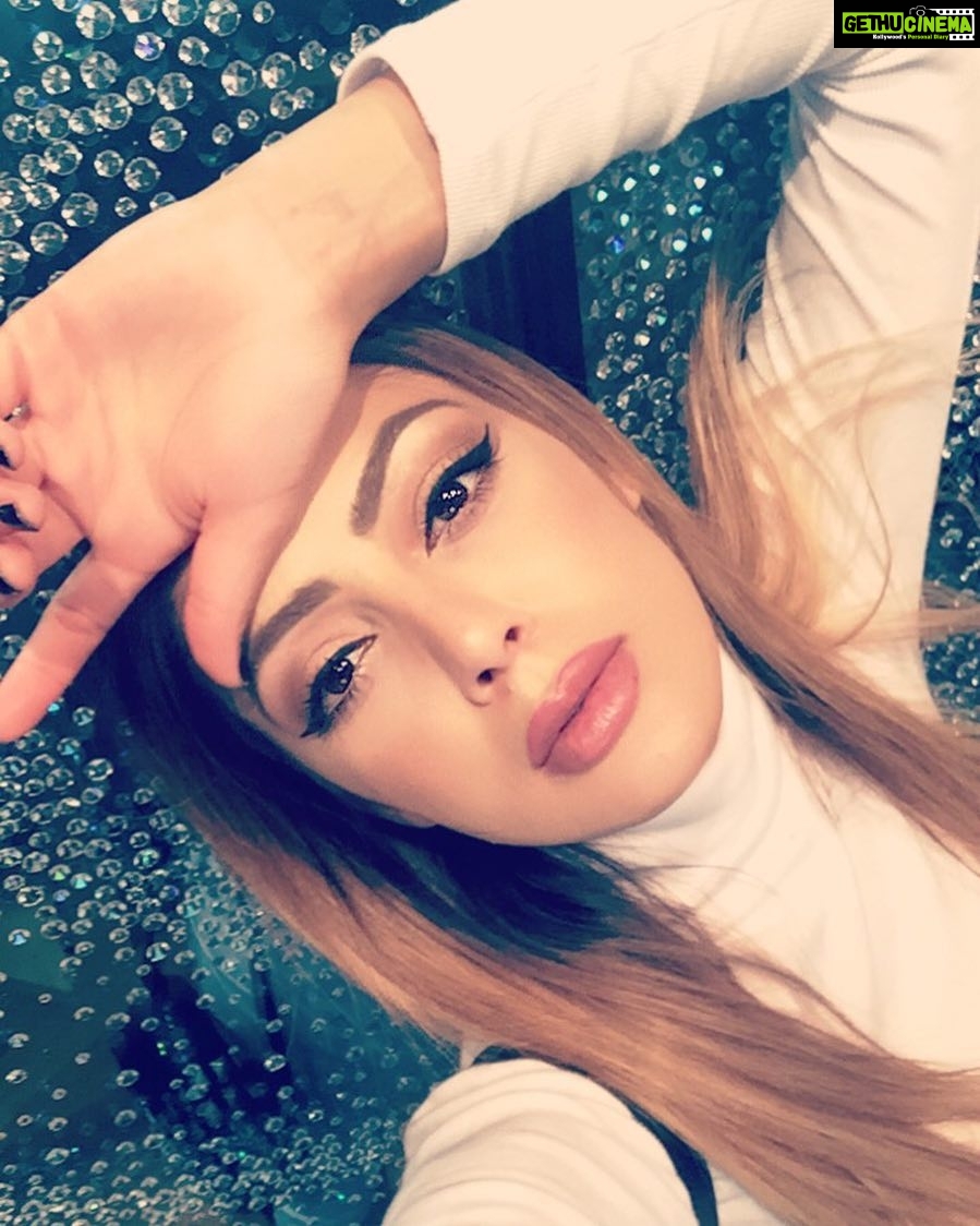 Parvati Melton Instagram - ๐๐๐ #selfie #Alaska #tourist #traveldiaries #makeup #hudabeauty #kyilecosmetics #anastasiabeverlyhills #Lancรดme #beauty #eyeliner #eyebrows #picoftheday #bestoftheday #followforfollow #follow4follow #diorbeauty #royalcaribbean #radianceoftheseas #cruise #beautyblogger #german #indian #European #fashionblogger #instafashion #instadaily #wingedeyeliner #instafollow #makeupblogger