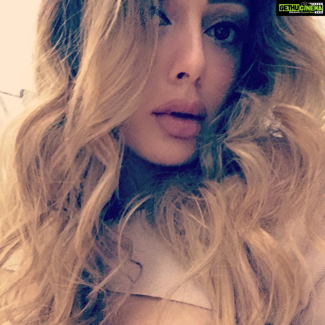 Parvati Melton Instagram - Wrapped up in my daisy chains... ๐ธ๐ผ๐ธ#summerbummer #lustforlife #lanadelrey #obsessed #picoftheday #bestofday #selfie #hudabeauty #kyliecosmetics #german #indian #european #follow4follow #followforfollow #instafollow #exotic #beauty #glamour #fashionblogger #styleblogger #beautyblogger #luxury #model #Miami #tweegram #tflers #summer #instamood #instalikes #instablogger Miami, Florida