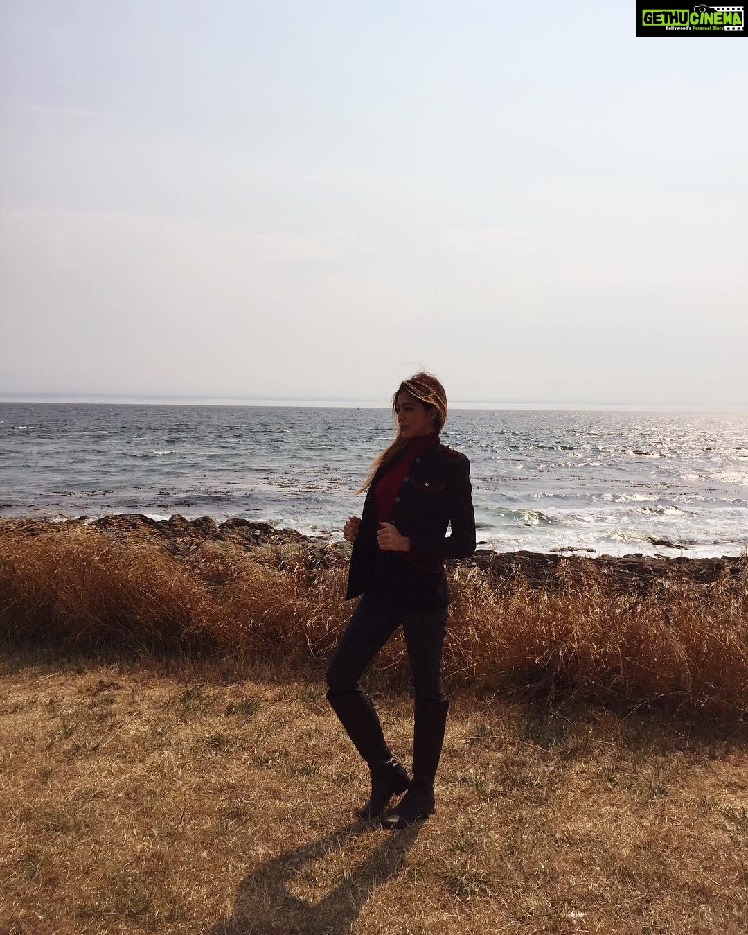 Parvati Melton Instagram - π¨π¦π¨π¦π¨π¦ #Canada #Canadian #Victoria #britishcolumbia #picoftheday #bestoftheday #travel #traveller #travelblogger #travelphotography #photography #fashion #fashionista #fashionphotography #beach #ocean #harbor #cloverpointpark #style #natural #nature #followforfollow #follow4follow #instafollow #german #indian #candid #tflers #instamood #photography Victoria, British Columbia