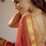 Parvatii Nair Instagram – A graceful heart is a magnet of miracles … I’m grateful to the creator for my beautiful life, smiles and you !❤️

Ps : the sari is  my favourite attire  and this is one of my favourite songs ……😍🤗
💫

@storiesbypreetham #parvatinair #sari