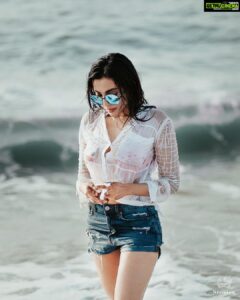 Parvatii Nair Instagram - After the ocean I go …to lose my mind and find my soul 🤍 @storiesbypreetham #parvatinair
