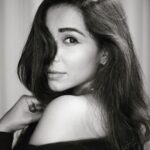 Parvatii Nair Instagram - Wishing you a beautiful day 🎶 🎶 #parvatinair @sat_narain