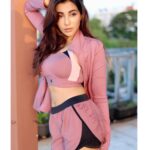 Parvatii Nair Instagram - Anything is possible with little sunshine and a little pink🦩 ✨✨✨ ✨✨ ✨ @sat_narain