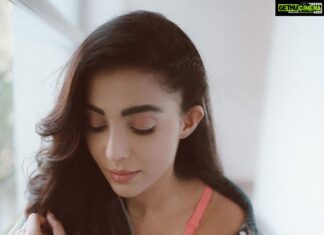 Parvatii Nair Instagram - Like this or that 👻 @candizhafotos @mani_stylist_