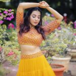 Parvatii Nair Instagram – I’m a sunflower 🌻 

💛
@sarancapture @kaviyaartistry_off @anjushankarofficial @avmgardens