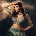 Parvatii Nair Instagram - I just love these 😍 how about ya :) ! Good day 🌸🍀🍃 📸 @prashanth_bionic 💃🏻 @nirali_design_house 💄 @makeup_by_kez