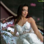 Parvatii Nair Instagram – Wishing you a morning as serene as the ocean 🤍

Let me intro you to this wonderful team behind this 💕
MAKEUP AND ORGANIZER – @KALWON_BEAUTY 
DIRECTION AND PHOTOGRAPHY- @JAGGERANTONY_FASHION 
@JAGGERANTONY_PRODUCTIONS 
HAIRSTYLE- @GANESH_HAIR_ARCHITECT 
DESIGNER- @APARNASSTUDIO 
VIDEOGRAPHER- @ANURAG_V_MANOJAN_PHOTOGRAPHY 
LOCATION- @sppgardens