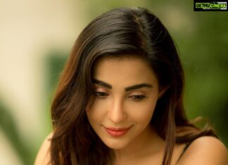 Parvatii Nair Instagram - 🪲 ✨ @camerasenthil #parvatinair
