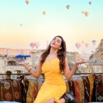 Parvatii Nair Instagram - Balloons and more balloons @helencavesuites ❤️🇹🇷 . 📸 @world__of__harsh__ . . . #HelenacaveSuites #cappadocia #Turkey #GoTurkey #ParvatiNair @cappadocia Helen Cave Suites