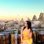 Parvatii Nair Instagram - Balloons and more balloons @helencavesuites ❤️🇹🇷 . 📸 @world__of__harsh__ . . . #HelenacaveSuites #cappadocia #Turkey #GoTurkey #ParvatiNair @cappadocia Helen Cave Suites