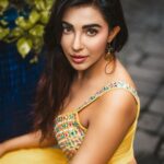 Parvatii Nair Instagram – * Deepavali, in the true sense, means ending all evils, cruelty and hatred towards one another. Get together to celebrate the spirit of the festival. Happy Deepavali!
Love you all💕🪔

@storiesbypreetham #parvatinair