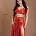 Parvatii Nair Instagram - And some of those …💃🏻 ❤️ Phographer : @sarancapture Stylist @paviiiee_08 Makeup and hair @dianastylish_muh Outfit @suhanyalingamdesign Studio @vybn_studio Shoot coordinator @raghashrikannan