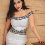 Parvatii Nair Instagram - In love with white 🤍 do u love em too 💟 🤍 #parvatinair @sarancapture