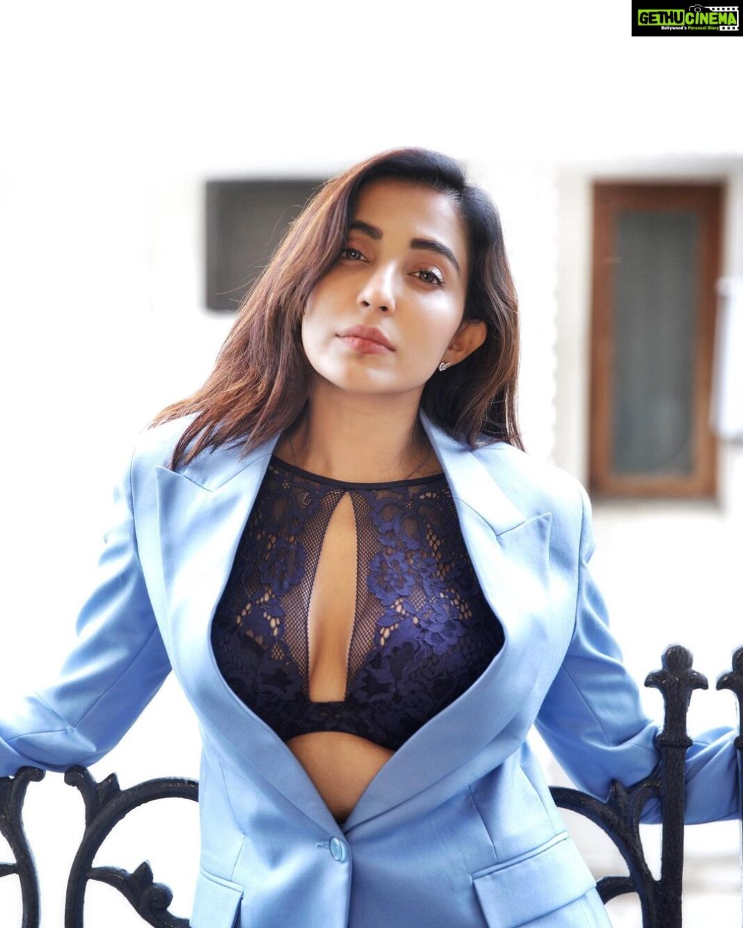 Parvatii Nair Instagram - Morning !💙 rise n shine ✨ ✨ #parvatinair @aksheyabharadwaj