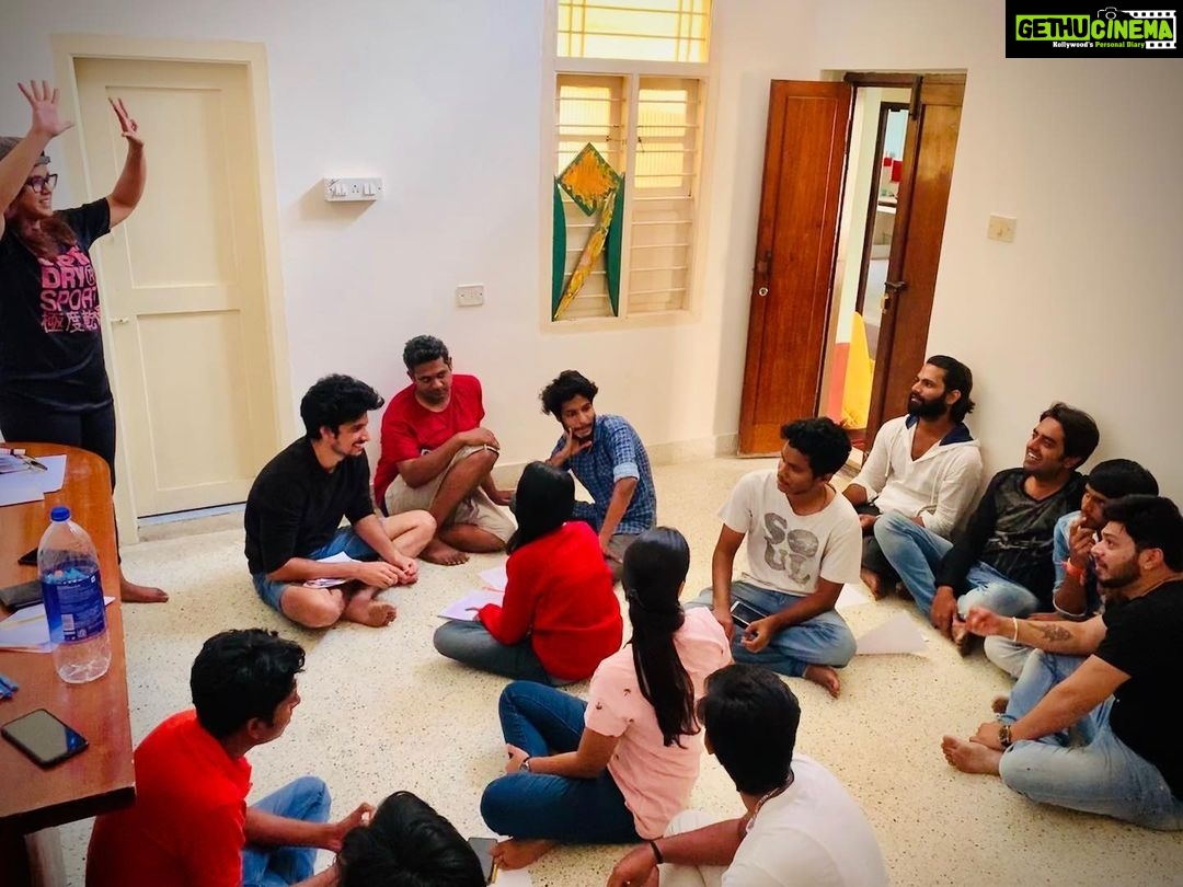 Pooja Devariya Instagram - Just wrapped up a super intensive Masterclass for #SiddhiEntertainments next feature, ‘Old Monk’ @oldmonk.film starring @lordmgsrinivas • The Masterclass was designed specifically for directors who star in their films. The first half of the day focused on the core team understanding the difficulties of switching from the director’s chair to the actor’s mark. • - How can we as a team support the director who is also acting, in a way that the shift seems smooth? - How can I as an actor switch on and off? - What can the director do to help us help him? • The second half of the day focused on the Director/Actor individually. • Happy to have had this opportunity and spent time with the team. All the best team #OldMonk ♥️ @sumanthshetty_ @love4_peace @rohithshetty987 • #sandalwood #kfi #masterclass #act #acting #directing #workshop #film #cinema #southindiancinema #scoutnguidemedia Scout & Guide Media