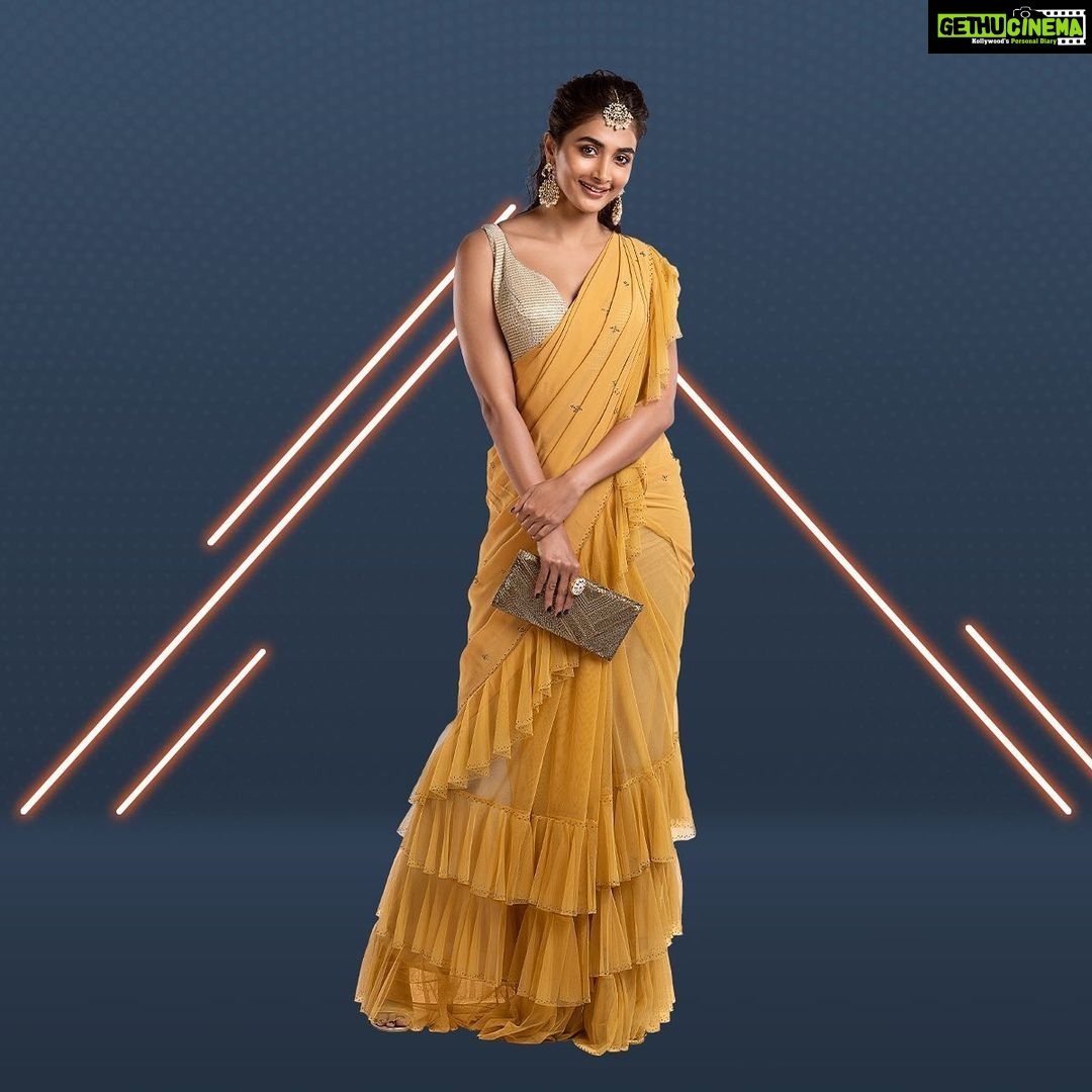 Pooja Hegde Instagram - I’m in...love! Thank you @mahathalli for being such a wonderful stylist on #AmazonFashionUp! Guys, if my Sankranti outfit doesn’t make you want to go to Amazon and shop, then I don’t know what will! Make your #HarPalFashionable now! @amazondotin @amazonfashionin My Entry Look – Heels - B083ZFGBY8, Skirt - B08VX1Q3CW, Top - B0987CXB4S, Rings - B08W1N7XPM, Bag - B085W1ZS7P, Earrings - B07MQ8LXDQ My Final Look - Saree - B07XTJDL5F, Heels - B08YYYT99W, Clutch - B084C3XXFD, Jewelry Set - B07FRHJ9SH, Ring - B08F3HQC51