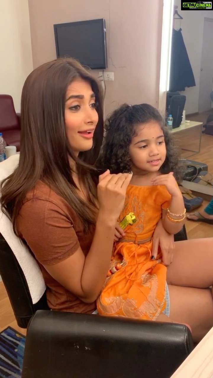 Pooja Hegde Instagram - On occasion of 2 years of Ala Vaikunthapurramloo, since you’ve already seen @alluarjunonline and I dancing, here’s some behind the scenes of Arha and I dancing while waiting for my shot 😂 P.S- I think we may have invented the #Buttabomma step somewhere in there unknowingly 🤭😉 #2YearsOfAVPL #funtimes #memories #ramulooramulaa