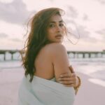 Pooja Hegde Instagram – Brave, Free & as Wild as the Sea… 

#gypsiesoul #sunset 

@huvafenfushi_maldives @coastalinofficial Huvafen Fushi Maldives