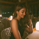 Pooja Hegde Instagram – The mood’s been set for dinner tonight 🙃🙂

@huvafenfushi_maldives @coastalinofficial Huvafen Fushi Maldives