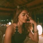 Pooja Hegde Instagram – The mood’s been set for dinner tonight 🙃🙂

@huvafenfushi_maldives @coastalinofficial Huvafen Fushi Maldives