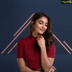 Pooja Hegde Instagram - I’m in...love! Thank you @mahathalli for being such a wonderful stylist on #AmazonFashionUp! Guys, if my Sankranti outfit doesn’t make you want to go to Amazon and shop, then I don’t know what will! Make your #HarPalFashionable now! @amazondotin @amazonfashionin My Entry Look – Heels - B083ZFGBY8, Skirt - B08VX1Q3CW, Top - B0987CXB4S, Rings - B08W1N7XPM, Bag - B085W1ZS7P, Earrings - B07MQ8LXDQ My Final Look - Saree - B07XTJDL5F, Heels - B08YYYT99W, Clutch - B084C3XXFD, Jewelry Set - B07FRHJ9SH, Ring - B08F3HQC51