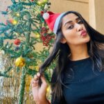 Pooja Jhaveri Instagram - One day to go for Christmas, and I am already so happy, for I gifted myself this super amazing thing, that now allows me to click pictures without the help of anyone. 😎 Being an actor/ influencer it gets so difficult at times to get the perfect pictures and specially when you do not have anyone home, or while you are travelling. Ending up with no content to post or simply having average looking pictures (which is never my thing) I finally had to do something about it. And so I invested in this amazing #djiosmopocket which is going to be my best #christmas gift to myself ! @djiglobal Comes with a tripod so hassle free selfies, and ofcourse best portraits too 😁😁 More than anything I am looking forward to travel with it and capture all the cinematic shots I have always had in my head. 😝😝🤓🥳 . . More review soon, but for now, I am gonna have a beautifully shot christmas……. Ho Ho Ho…. 🤪🥳🎄🧑🏻‍🎄🧙🏻‍♀️ . . . #christmas #christmasdecor #djiosmopocket #djiosmo #bestpictures #christmas2021 #christmasgifts #happyme