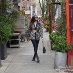 Pooja Jhaveri Instagram - Sometimes it’s just beautiful to enjoy the flawed you…. Scars are beautiful… ! . . . #yougogirl #newyork #newyorkcity #cityofdreams #scars #scarstoyourbeautiful #trending #trendingreels #trend #poojajhaveri #poojajjhaveri