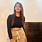 Pooja Jhaveri Instagram - Getting on to the #trend with #jugnuchallenge . . #lovedancing #dance #jugnu #badshah #badboy #badboybadshah #badboy #challange #reels #réel #reelsinstagram #dancechallenge