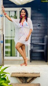 Pooja Jhaveri Instagram - #prettywoman ! 
We all are… ain’t we ❤️
.
.
#woman #girlpower #beautifulgirls #bikini #swimsuit #style #ootd #fashion