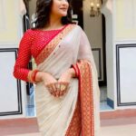 Pooja Jhaveri Instagram - My love for saree is never ending… . . styled by : @krupa.hk . #saree #sareelove #trending #trend2021 #traditional #reel #reelitfeelit #fashion