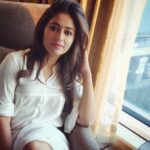 Poonam Bajwa Instagram - #lightshinewhite# . . . . . 📸📸@hairstylebynisha