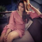 Poonam Bajwa Instagram - #whenilookatyou#whenilookaway 📸📸@hairstylebynisha