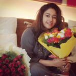 Poonam Bajwa Instagram - #flowersmakemehappy🌸🌹🌺🌻💐