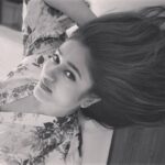 Poonam Bajwa Instagram – #letyourhairdownsometimes #blackandwhite#
Clickedby#@hairstylebynisha