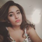 Poonam Bajwa Instagram - #pensivereflections🍁🍁#thursdayfeels❤️🌷🌸