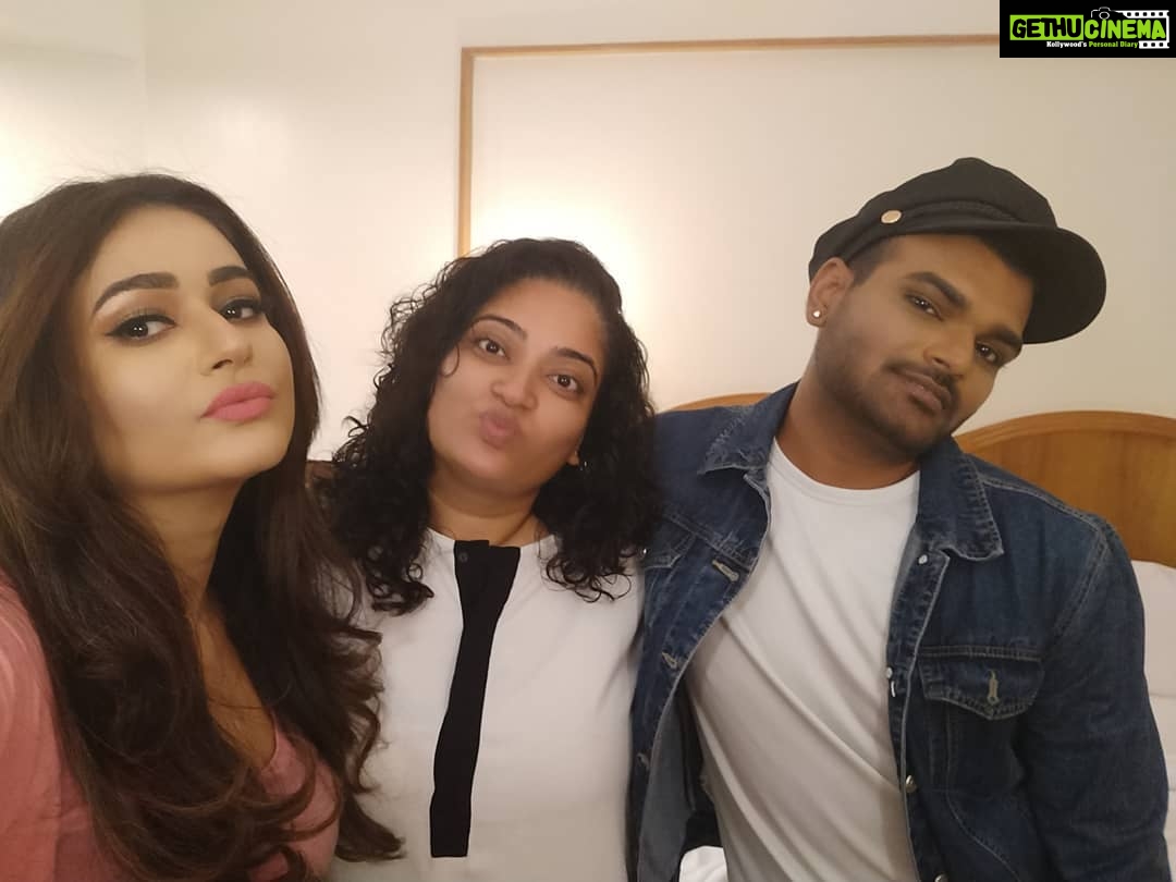 Poonam Bajwa Instagram - Snooty attempt!@hairstylebynisha & make-up @naveenyerra3